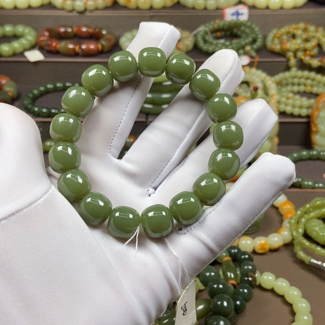 岫岩河磨玉（透闪石质玉）手链未镶嵌贰***柒