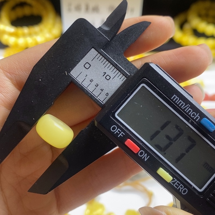 蜜蜡裸石未镶嵌微瑕