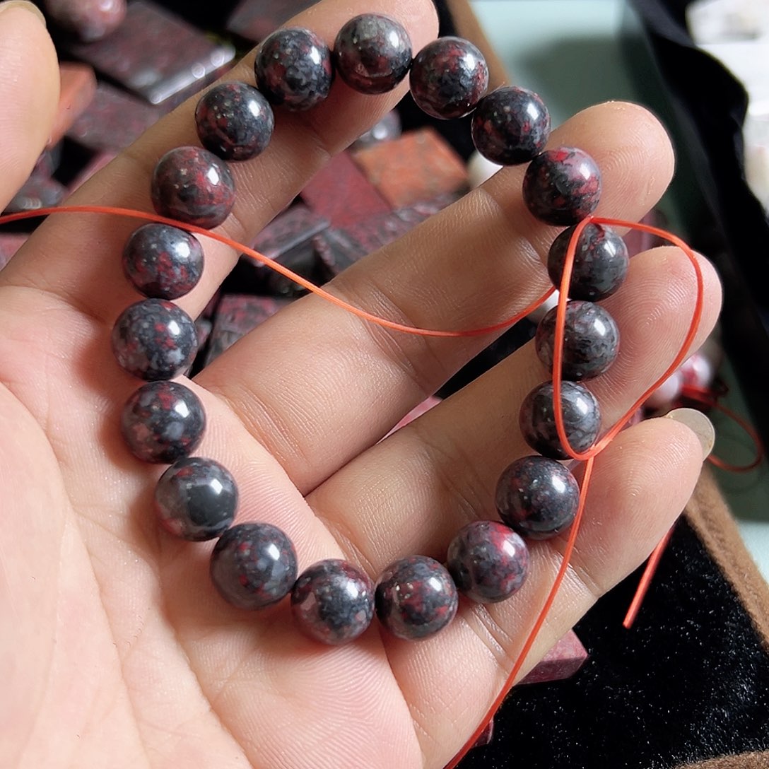 天然朱砂含辰砂手串