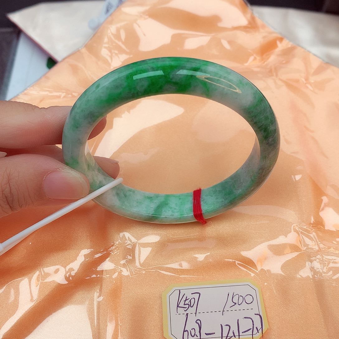 翡翠未镶嵌手镯缅甸翡翠