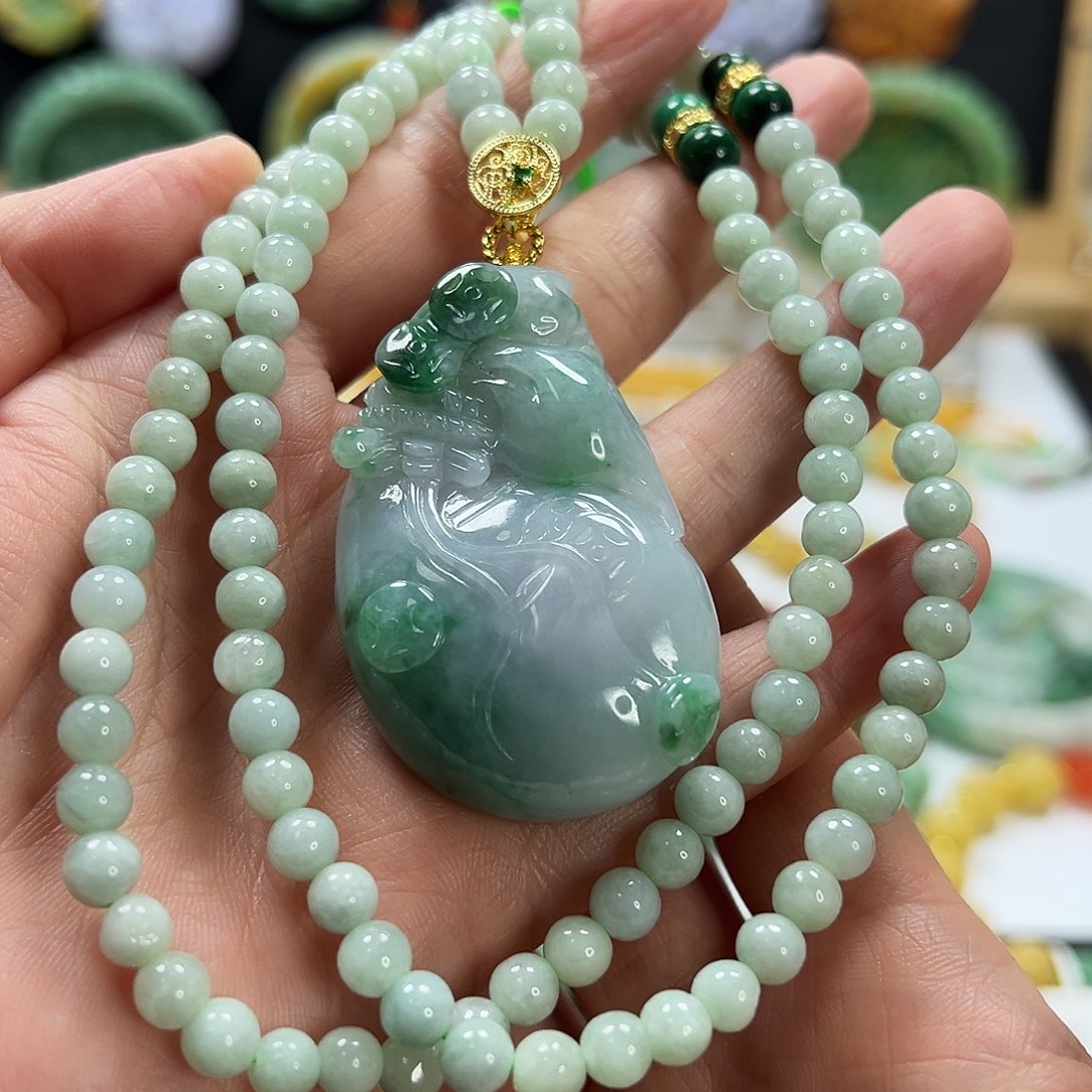 翡翠未镶嵌颈饰吊坠