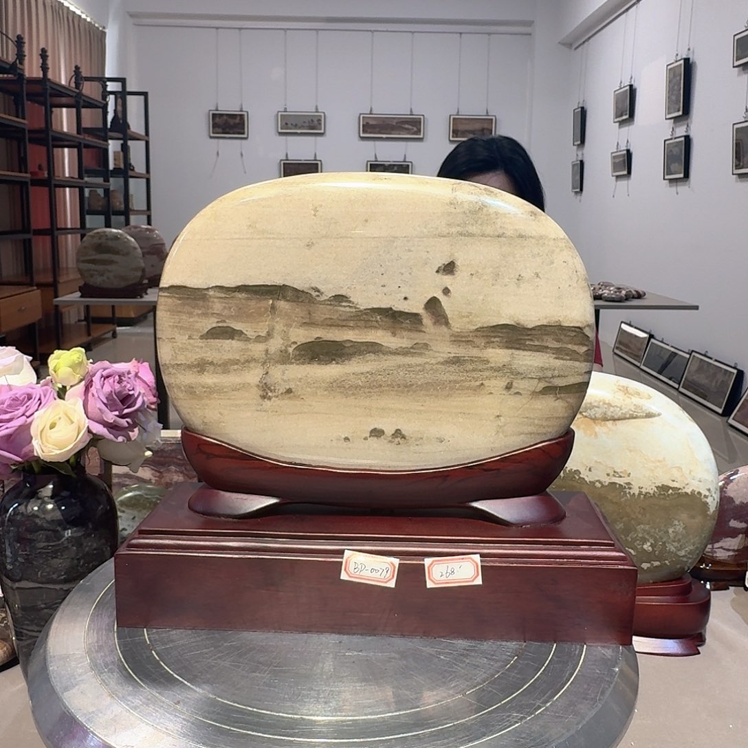 25×22×2长江画面石摆件