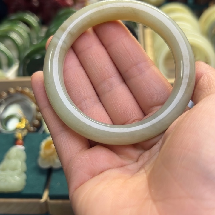 和田玉手镯未镶嵌57.8圈围1244