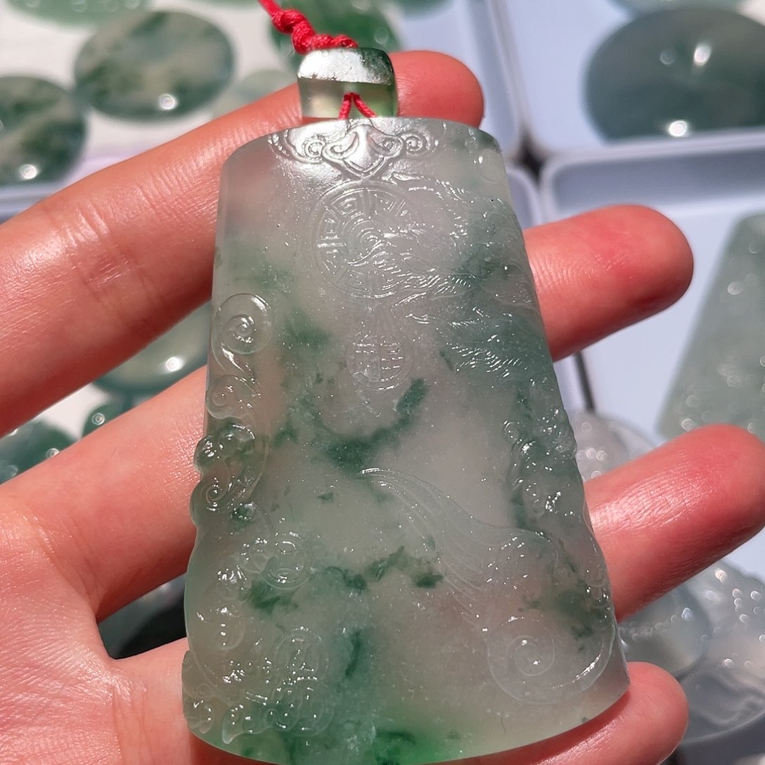 定制翡翠未镶嵌挂件