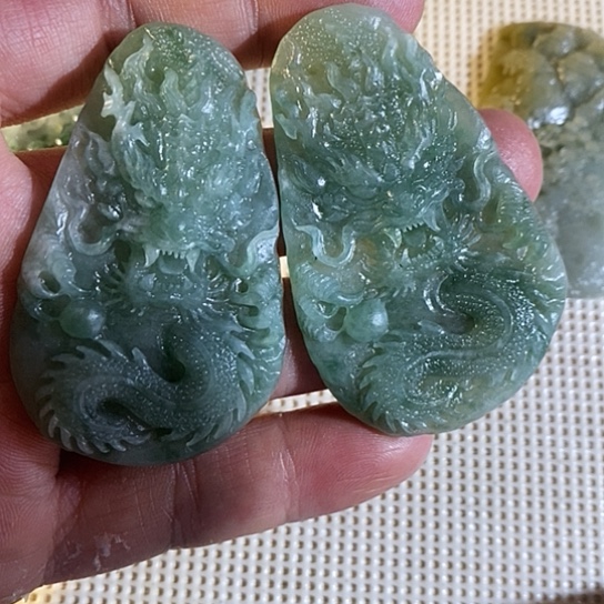 未镶嵌定制翡翠牌子