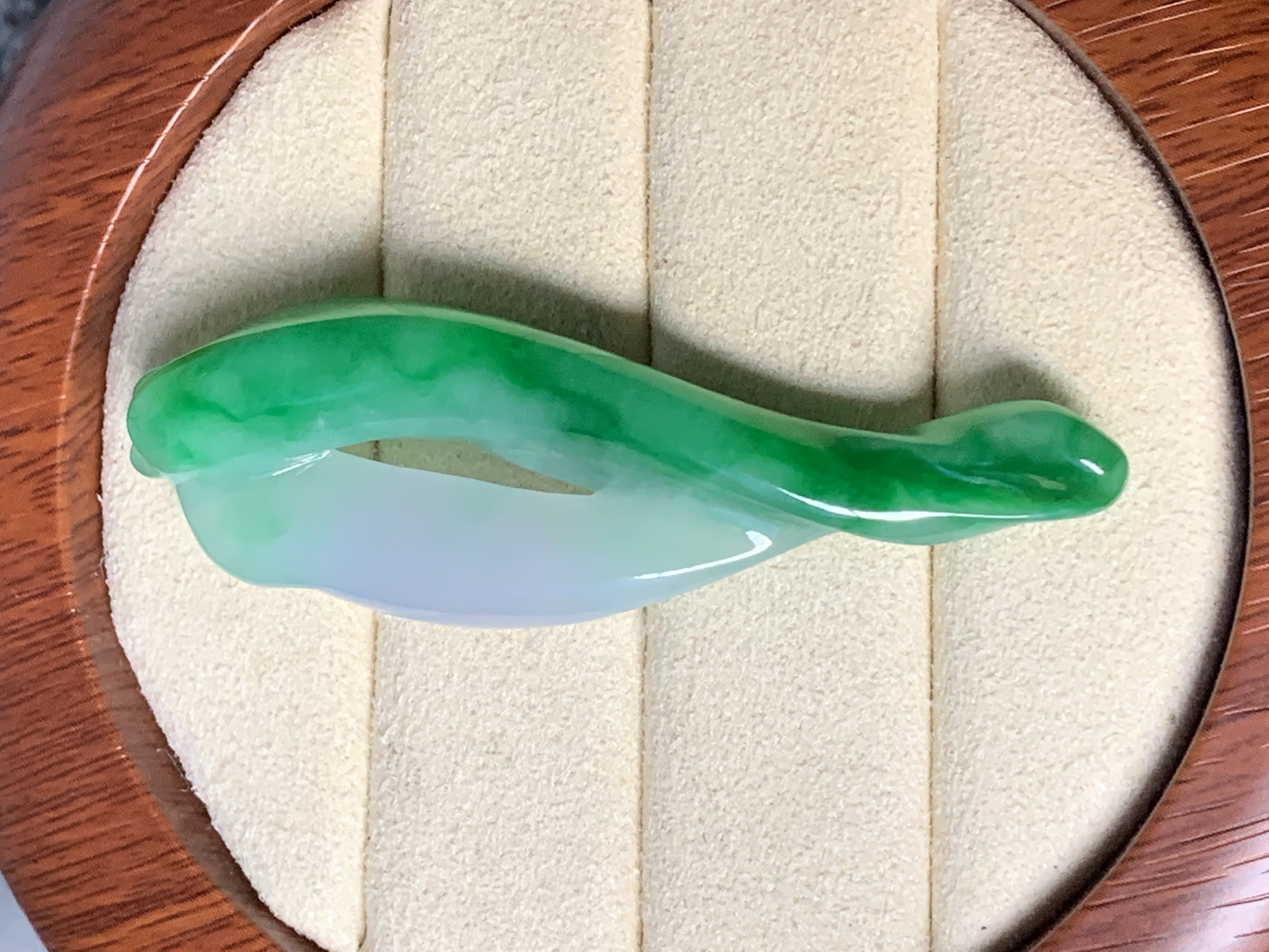 老糯种正阳绿天然翡翠女士挂件