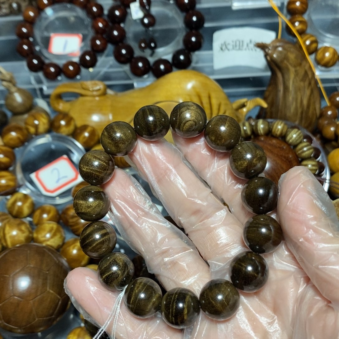 金丝楠木雕工艺品15