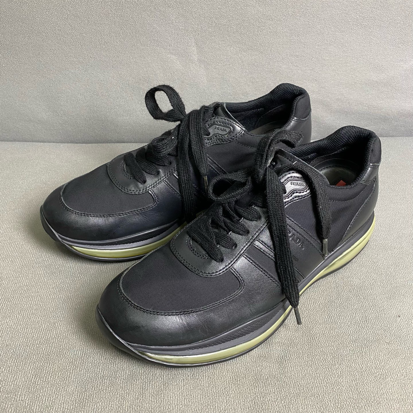 95新 Prada/普拉达 41.5码普拉达经典休闲鞋 