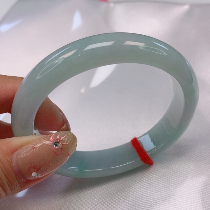 翡翠手镯（贵妃镯）未镶嵌大*