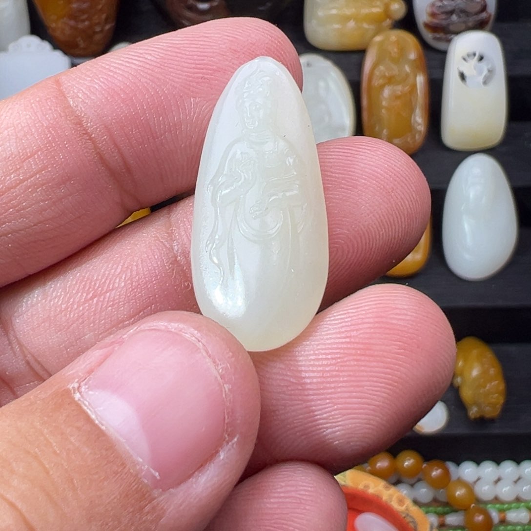 和田玉颈饰未镶嵌