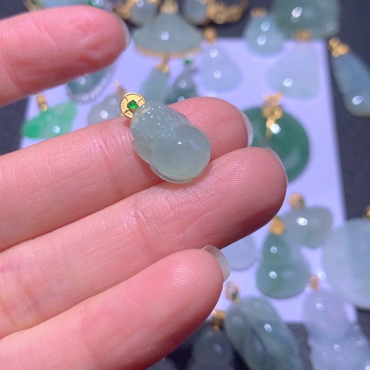 翡翠颈饰18K金镶嵌?*西翡翠