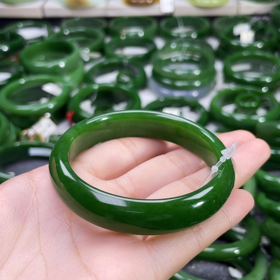 和田玉（碧玉）手镯未镶嵌