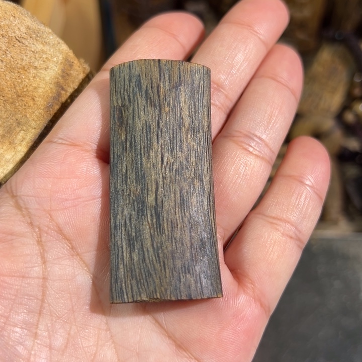 家***菜沉香碎屑沉香棋楠沉香牌12.2克