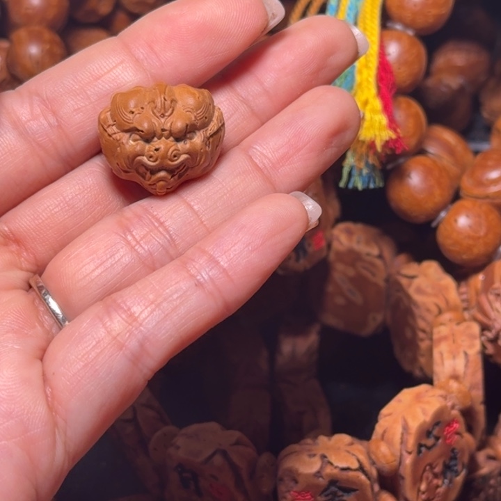 桃核吊坠兽面左右孔