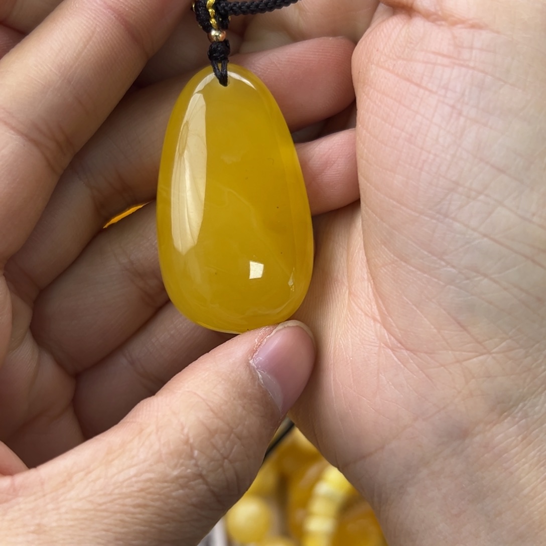 琥珀珠宝奇石未镶嵌