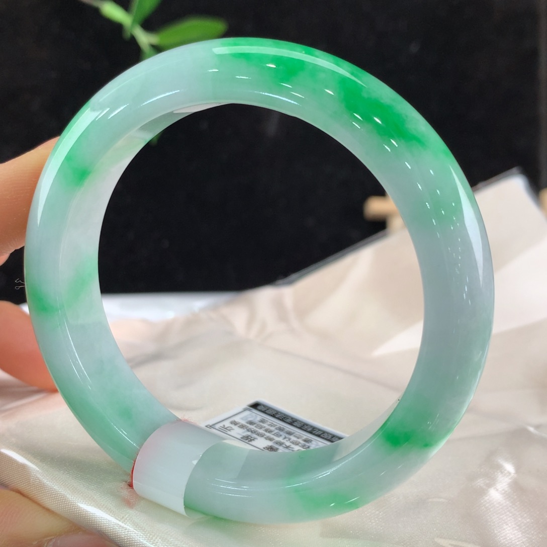 翡翠手镯未镶嵌111-0128