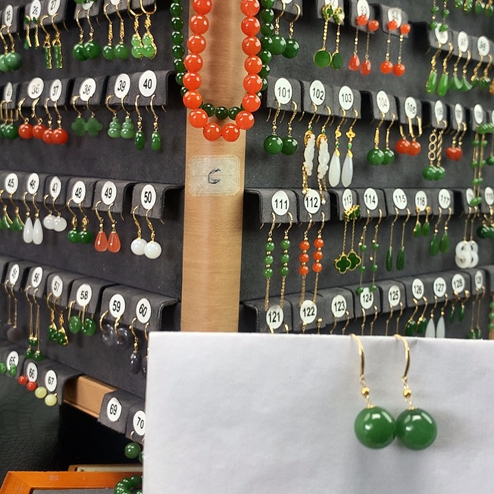 和田玉耳饰18K金镶嵌