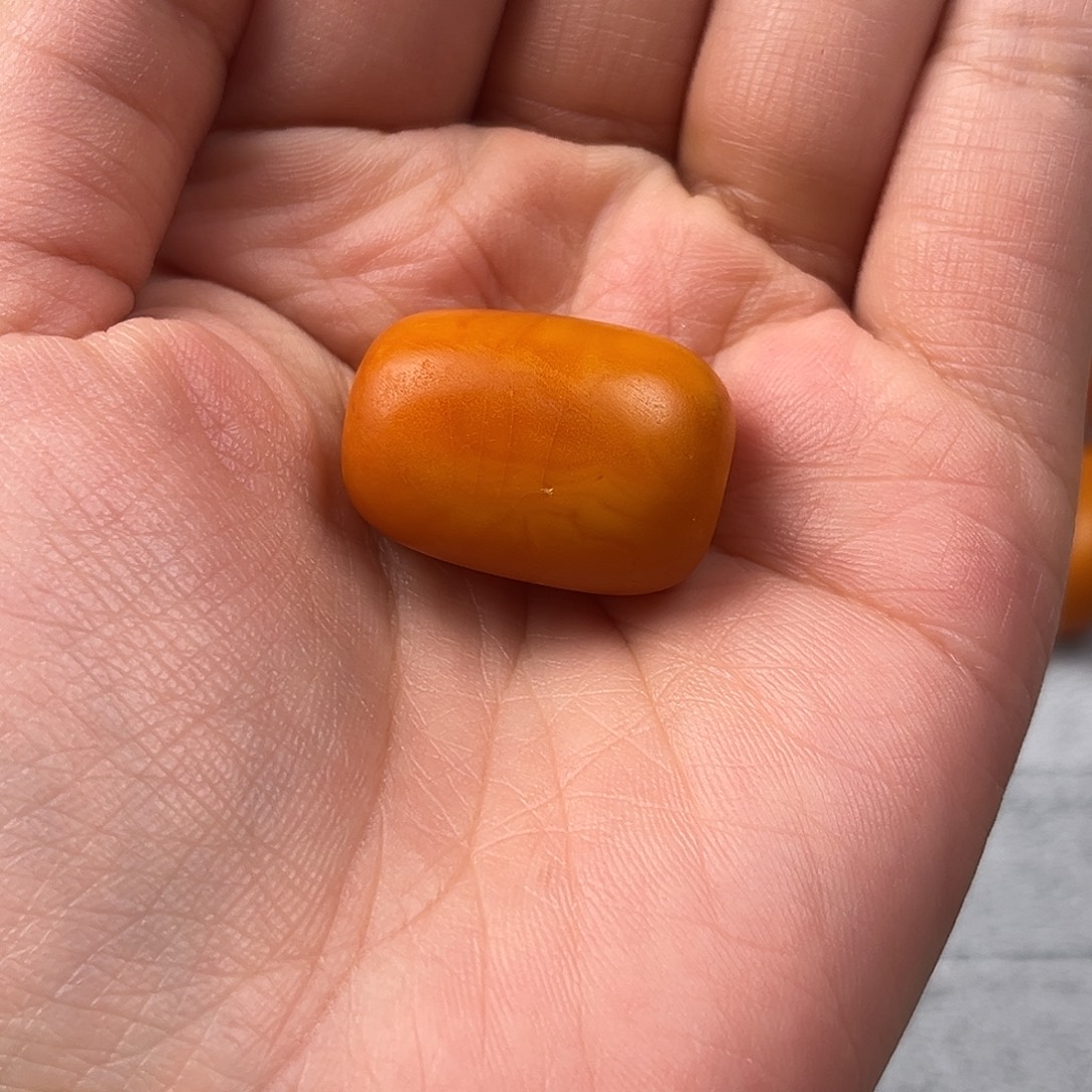 小***侠蜜蜡未镶嵌颈饰老蜜蜡