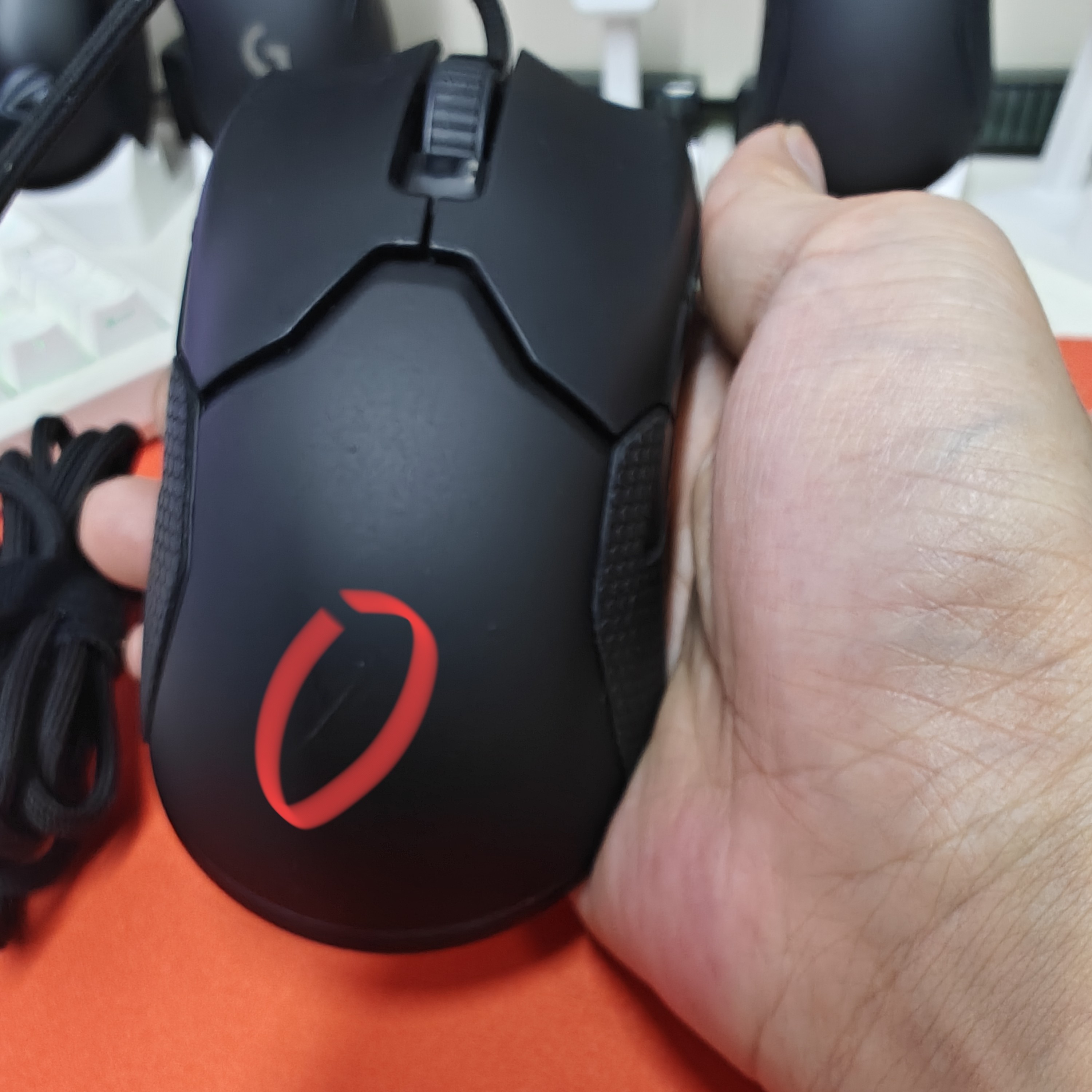 9新 Razer/雷蛇 毒蝰8khz有线电竞鼠标编号4309