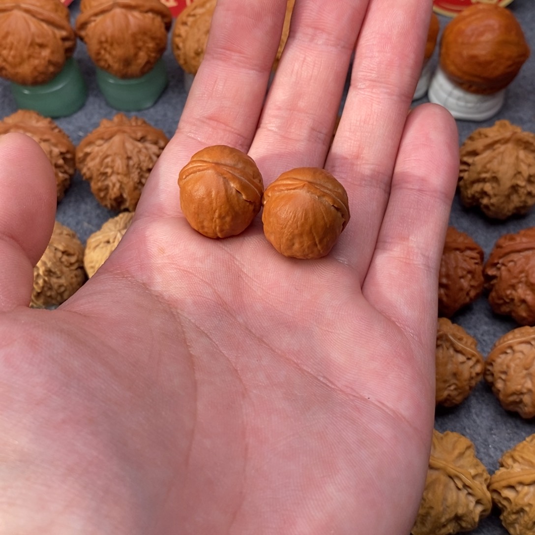 文玩核桃把件红豆