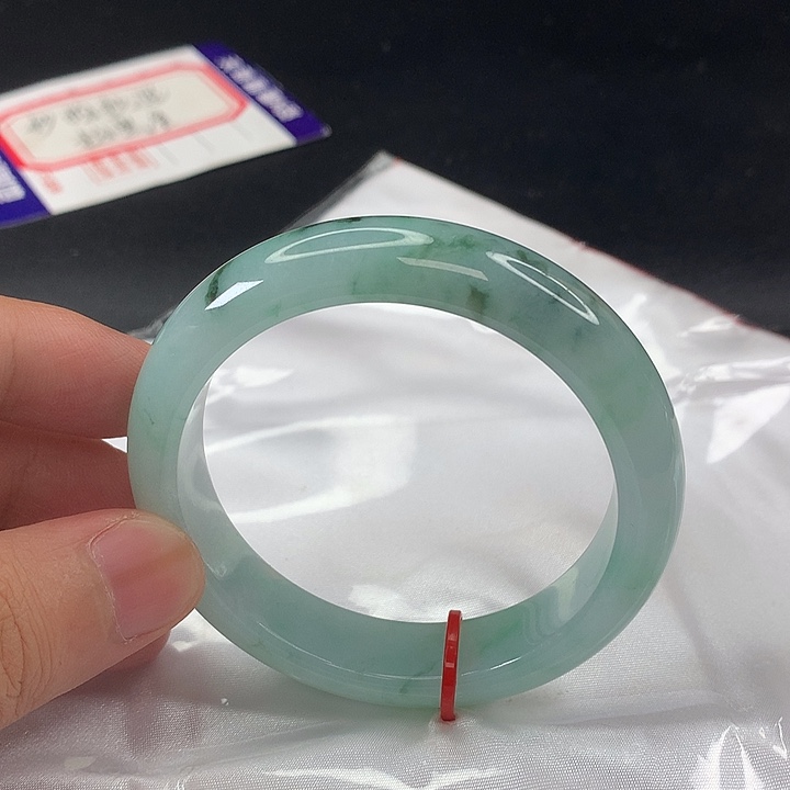 翡翠手镯未镶嵌翡翠56