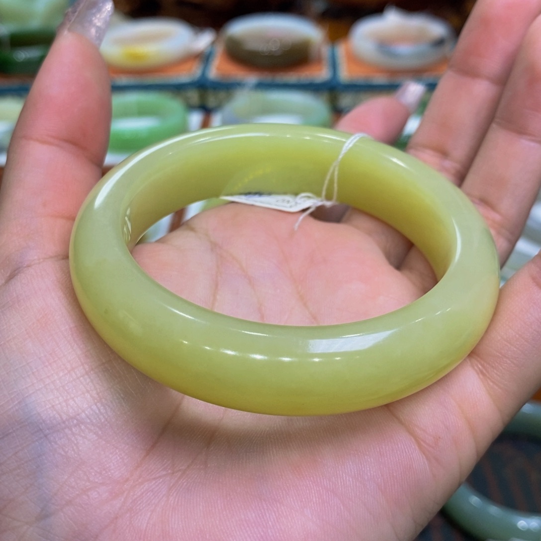 和田玉手镯未镶嵌新疆若羌黄口56