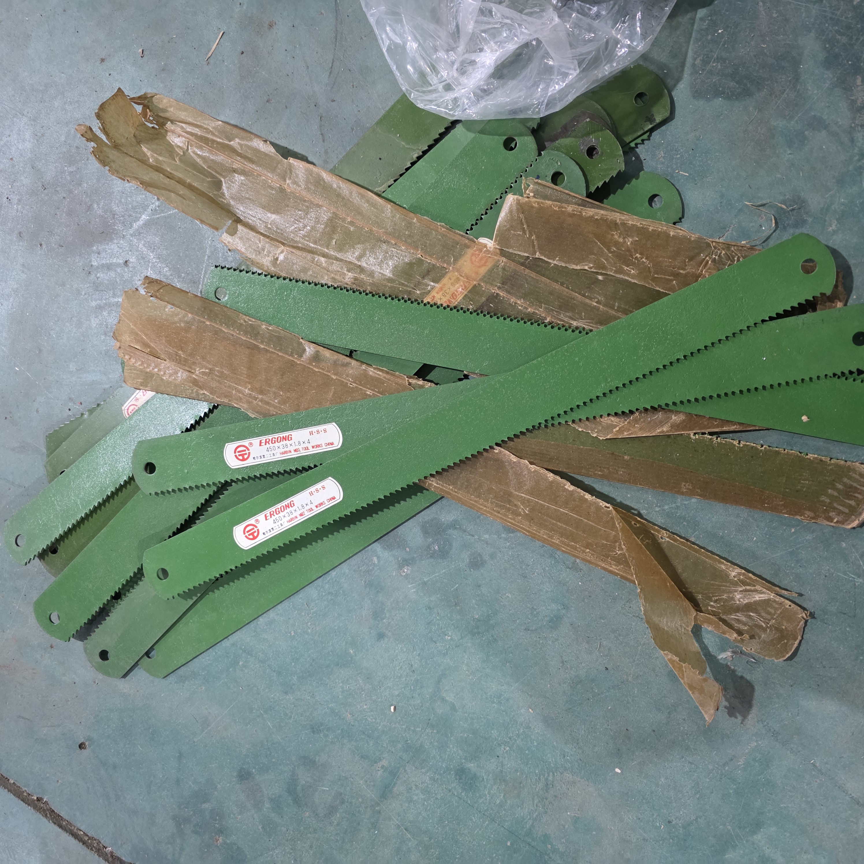 哈二工短的450锯条一根