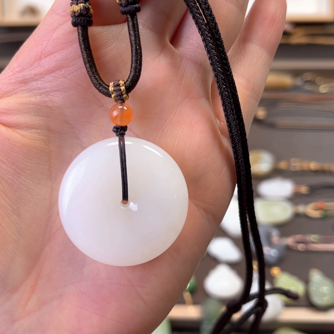 和田玉颈饰未镶嵌春**晓平安扣