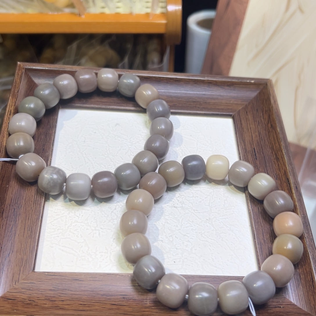 菩提籽类卡14青釉中瑕浮力