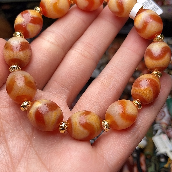 呀呀天珠手串一条