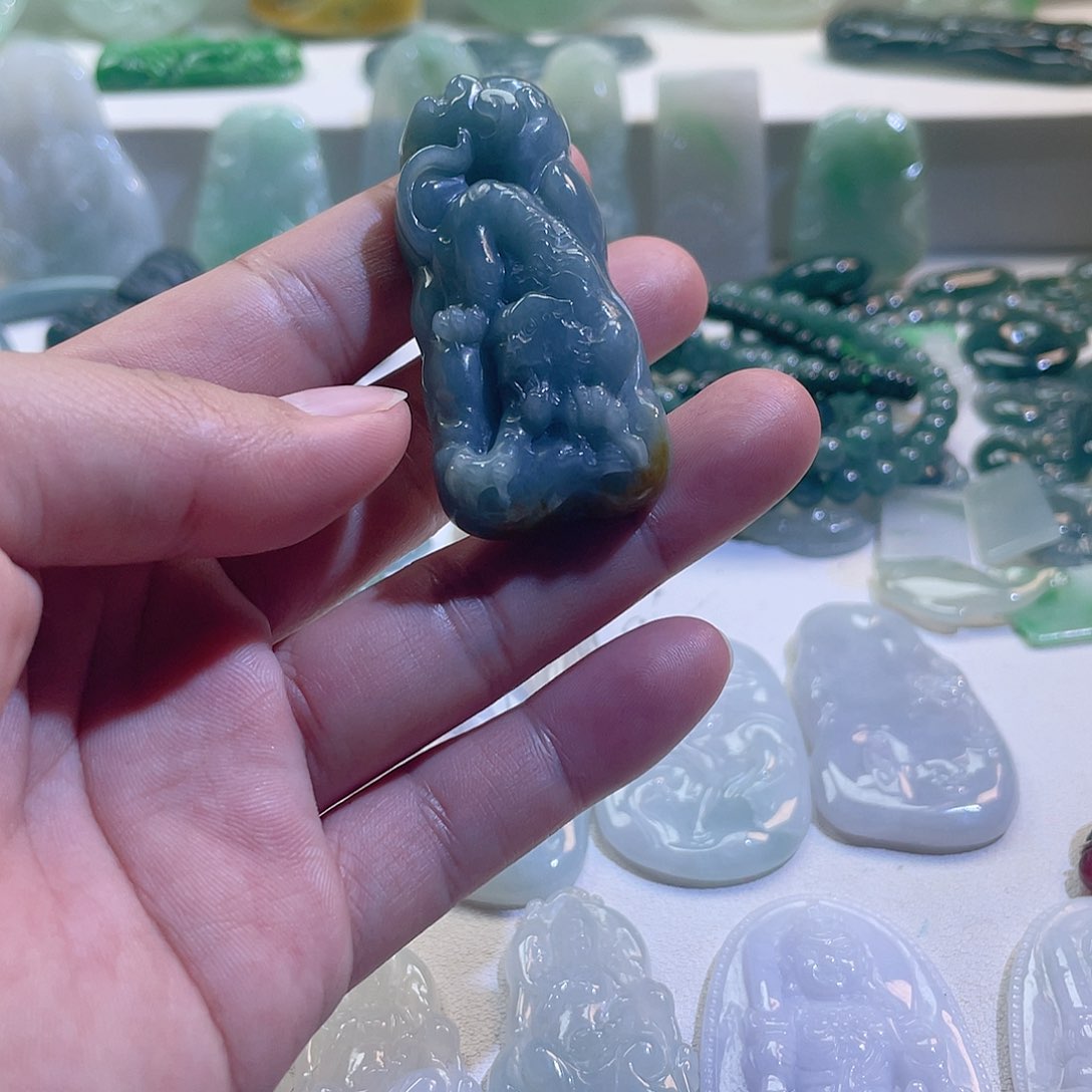 翡翠颈饰未镶嵌翡翠挂件