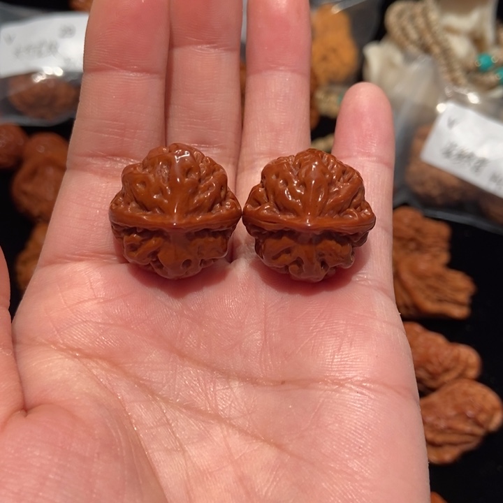 文玩核桃把件玉化粗筋南瓜