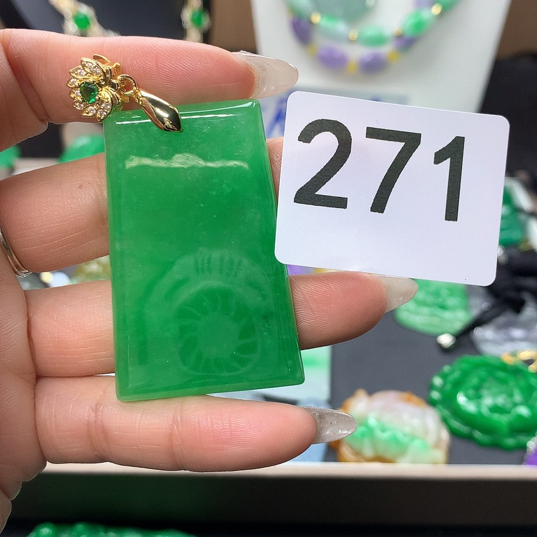 翡翠颈饰未镶嵌翡翠