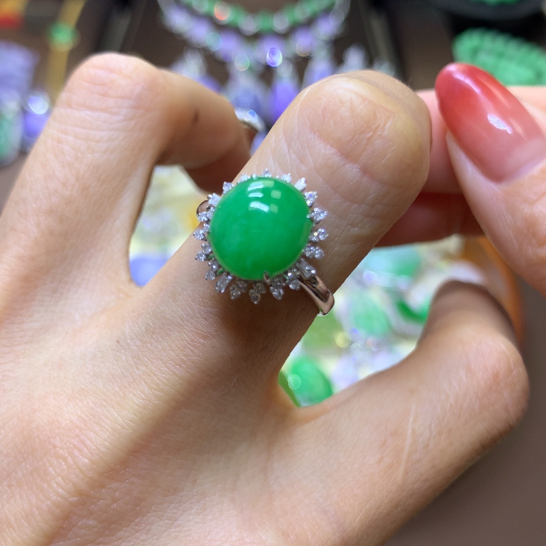 【闪购商品】翡翠颈饰18K金镶嵌翡翠