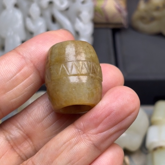 和田玉颈饰未镶嵌