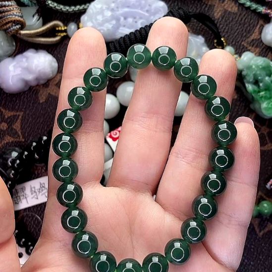 翡翠未镶嵌挂件手