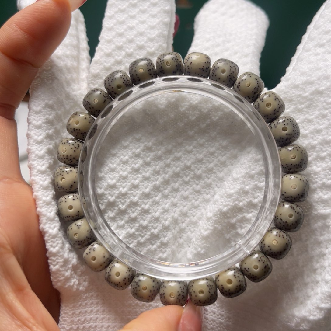 文玩核桃手串放漏价看好不退不换