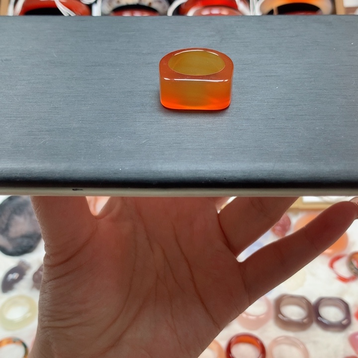 玛瑙/玉髓手镯未镶嵌中****复