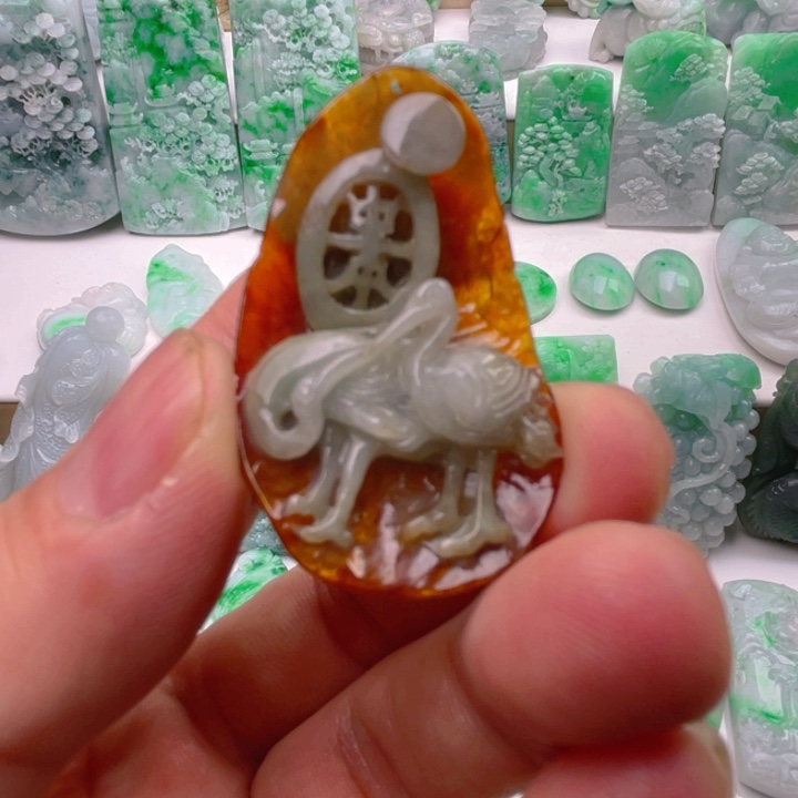 翡翠未镶嵌颈饰翡翠