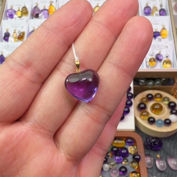 紫晶颈饰18K金镶嵌卡*拉吊坠