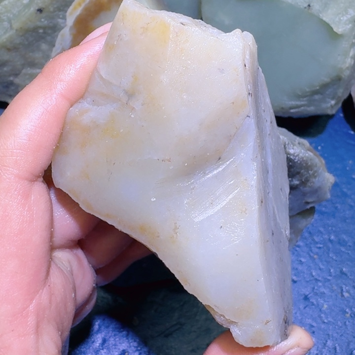 和田玉未镶嵌珠宝半成品