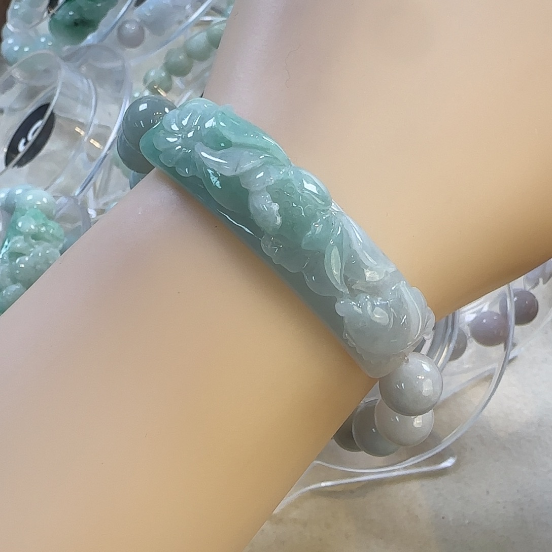 翡翠未镶嵌颈饰手牌5057