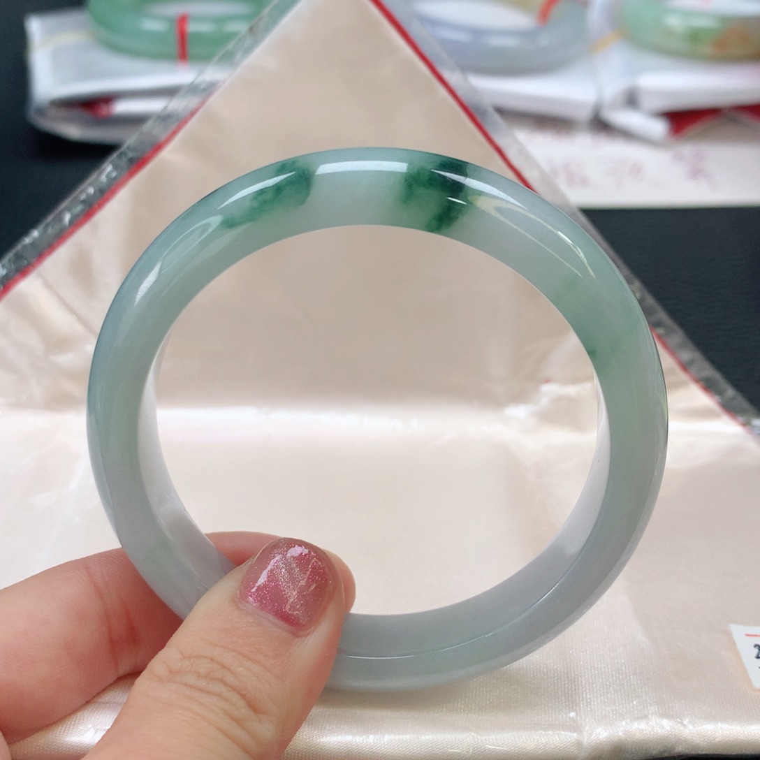 翡翠手镯未镶嵌翡翠手镯56