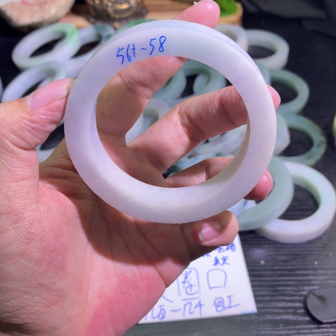 定制翡翠未镶嵌天然翡翠A货毛胚手镯定制