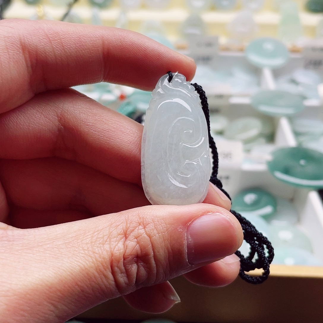 翡翠颈饰未镶嵌天然翡翠