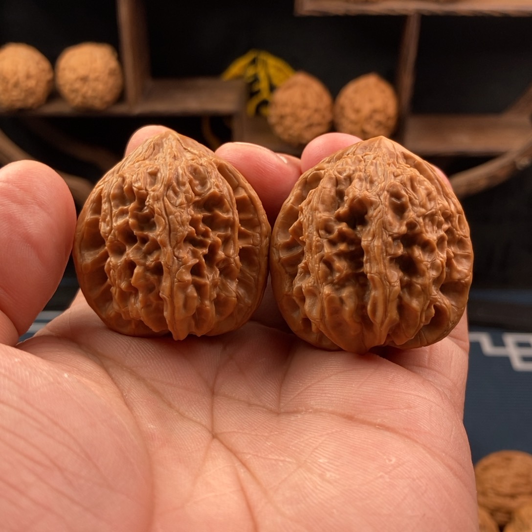 文玩核桃把件37原生态大沽石