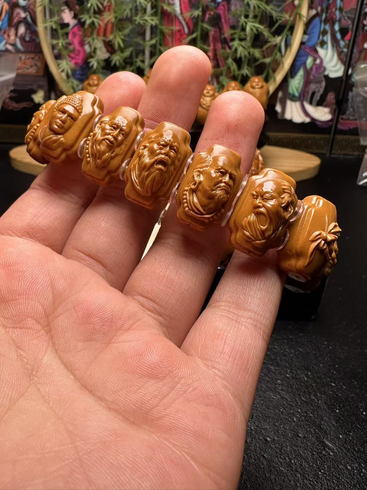 橄榄核雕刻十八罗汉手排