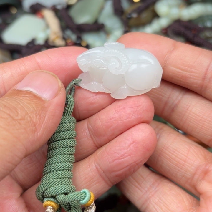 和田玉吊坠未镶嵌