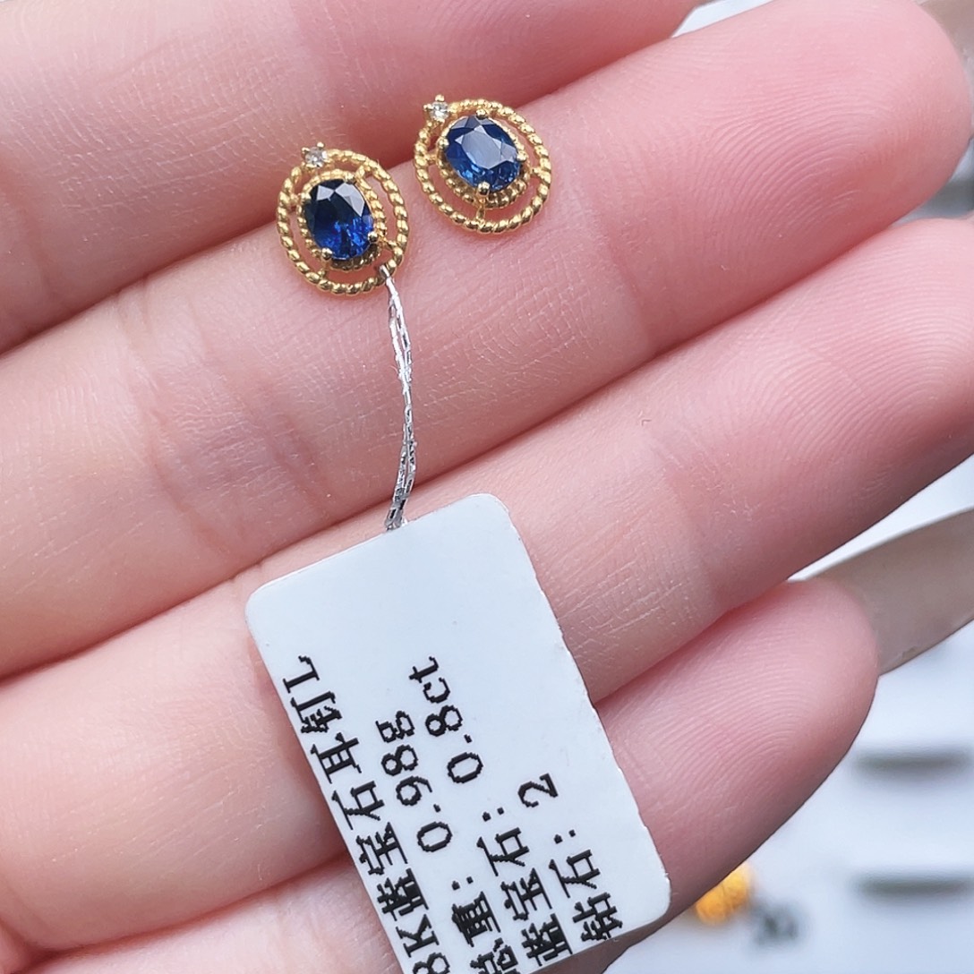 18K金镶嵌耳饰蓝宝石