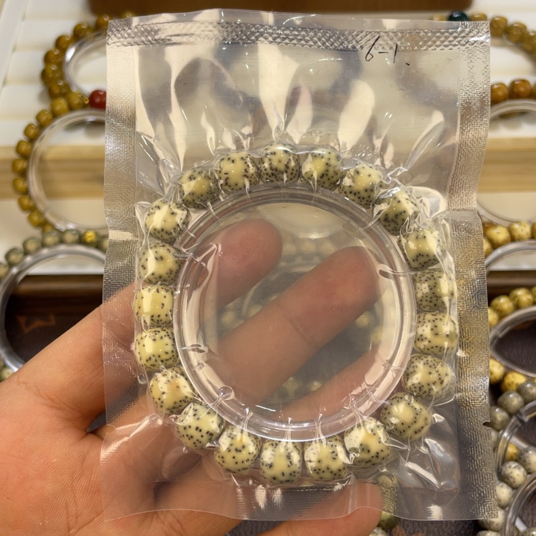 辻***→手串星月菩提侧留白